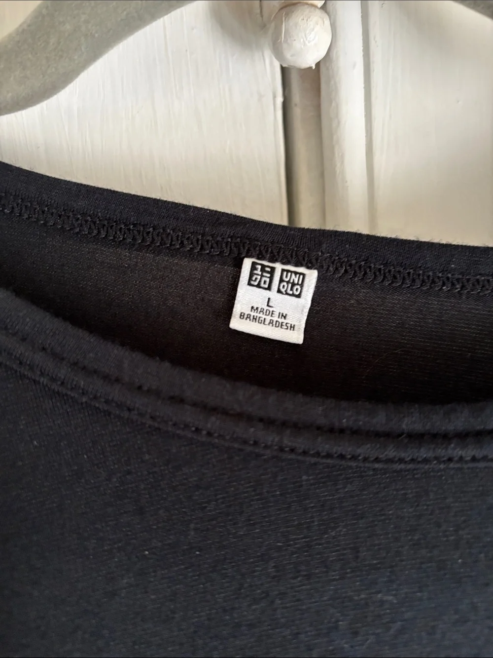 Uniqlo Black Longsleeve Tee